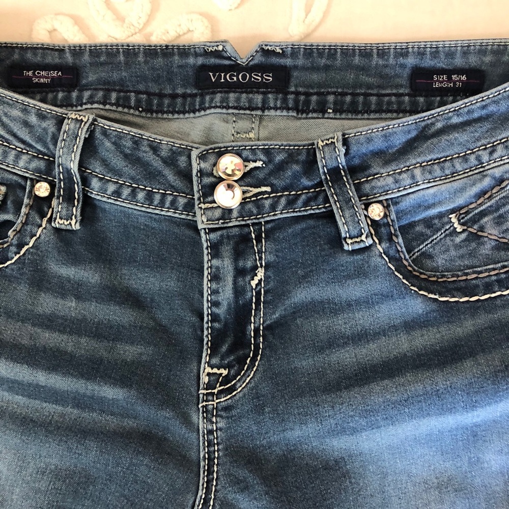 Vigoss women “Chelsea Skinny” jeans